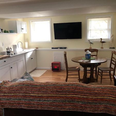 Cozy Garden Apartment Along The Shoreline Guilford Bagian luar foto